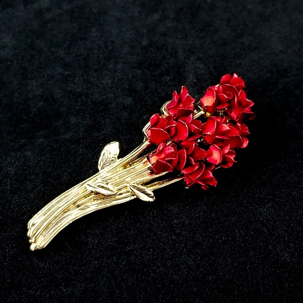Deep Red Gold Tone Rose Flower Bouquet Brooch Pin-